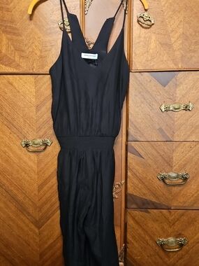 Amanda Uprichard Size XS Silk Women's Black Sleeveless Jumpsuit - Minimal V-Neck
